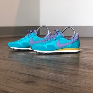 Nike Women's Air Pegasus '83